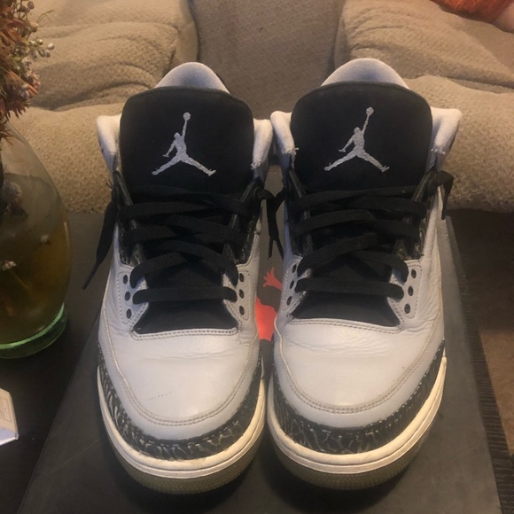 ❌SOLD❌ Wolf Grey 3's - Picture 2 of 4